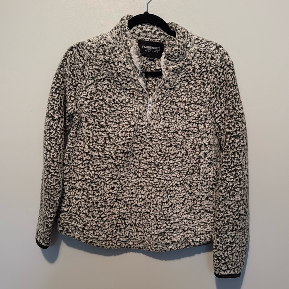 Fahrenheit Active Gray & Black Sherpa Fleece Pullover – Size S